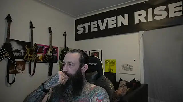 Snapshot of StevenRiseNYC chatting on 06-30-26, 12:44 StevenRiseNYC online show from 06-30-26, 12:44