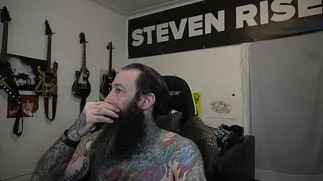 Snapshot of StevenRiseNYC chatting on 07-15-26, 10:42 StevenRiseNYC online show from 07-15-26, 10:42