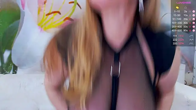 Lilly Diaz online show from 03-27-26, 08:26