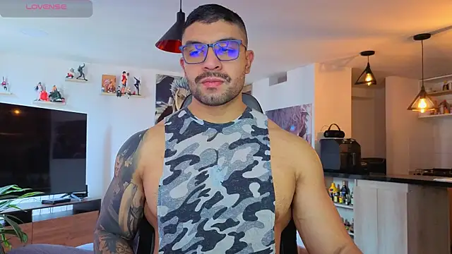 Michael Diamond online show from 11-23-25, 03:45