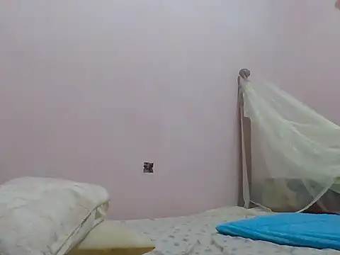 Snapshot of sweetbabra1 chatting on 07-05-26, 06:53 sweetbabra1 online show from 07-05-26, 06:53