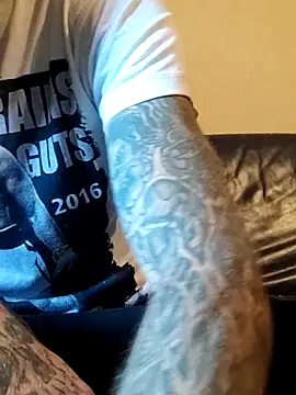 PIercingBoy38 online show from 10-22-25, 03:01