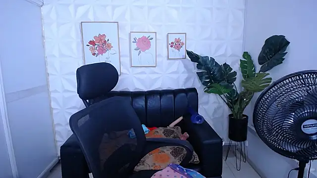 Valentinaa mature online show from 03-04-26, 08:53