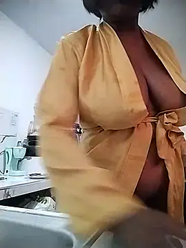 Snapshot of Alissamore3 chatting on 05-29-26, 12:58 Alissamore3 online show from 05-29-26, 12:58