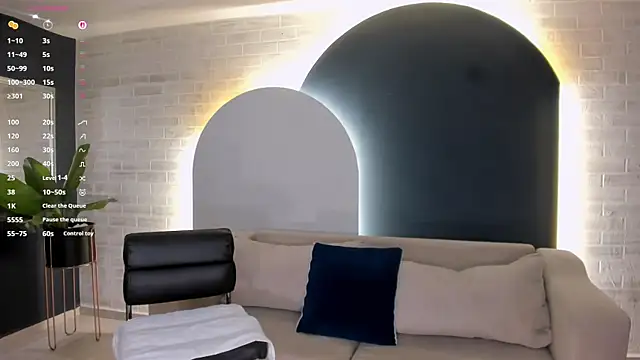 LizzHamilton   online show from 03-23-26, 08:02