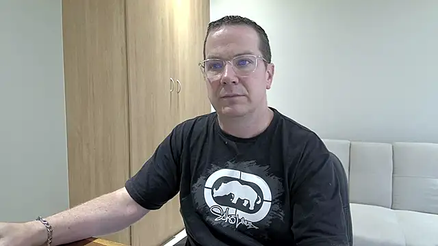 BrettJ81 online show from 01-12-26, 02:11