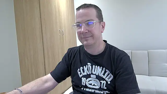 BrettJ81 online show from 04-09-26, 02:11