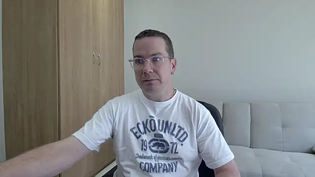 BrettJ81 online show from 04-12-26, 09:03