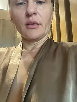 Snapshot of mommy_nadin chatting on 07-01-26, 06:59 mommy nadin online show from 07-01-26, 06:59