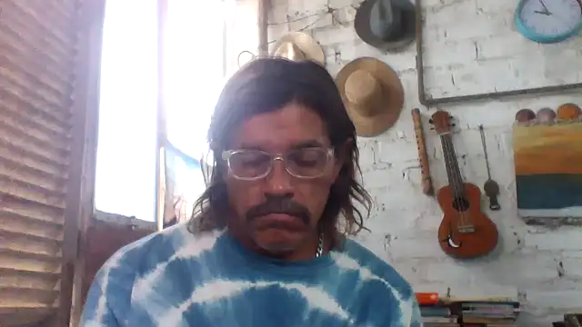 Snapshot of kvr27 chatting on 06-11-26, 02:37 kvr27 online show from 06-11-26, 02:37