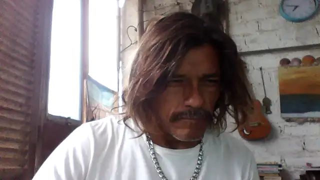 Snapshot of kvr27 chatting on 06-12-26, 12:26 kvr27 online show from 06-12-26, 12:26