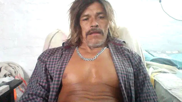 Snapshot of kvr27 chatting on 06-16-26, 01:36 kvr27 online show from 06-16-26, 01:36