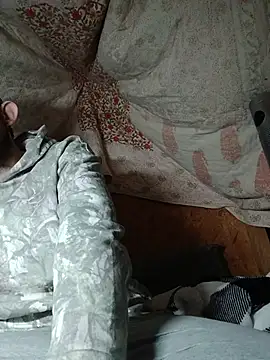 Snapshot of afTerparTycloudz chatting on 12-17-25, 10:16 afTerparTycloudz online show from 12-17-25, 10:16