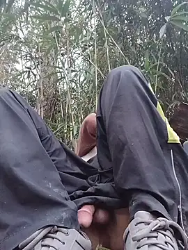 Snapshot of afTerparTycloudz chatting on 02-14-26, 11:01 afTerparTycloudz online show from 02-14-26, 11:01