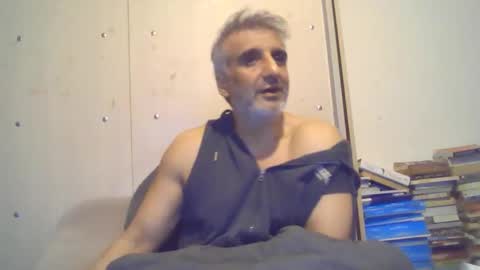 Snapshot of 0luvmonkey chatting on 10-19-25, 12:22 0luvmonkey online show from 10-19-25, 12:22