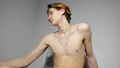 Snapshot of 0verlandd chatting on 01-24-25, 05:11 Adam online show from 01-24-25, 05:11