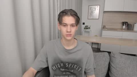 Snapshot of 0verlandd chatting on 10-12-25, 11:53 Adam online show from 10-12-25, 11:53