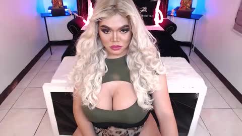 Sasha Banks online show from 12-13-24, 08:09