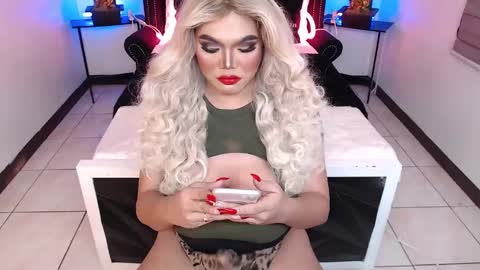 Sasha Banks online show from 12-16-24, 05:27