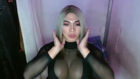 Snapshot of 11inchsinglecious chatting on 02-15-25, 11:17 HUGECOCK online show from 02-15-25, 11:17