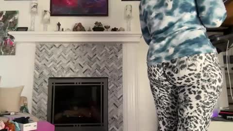 Aurora Willows online show from 03-06-25, 01:57