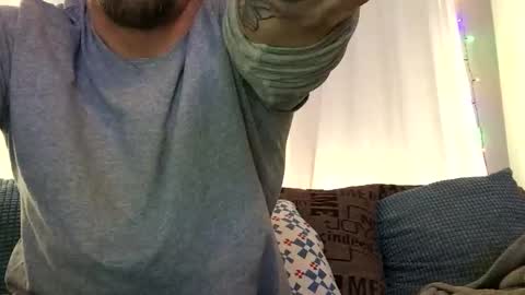 Snapshot of 1404563739453746 chatting on 12-14-25, 02:22 1404563739453746 online show from 12-14-25, 02:22