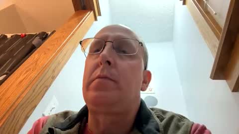 16510 online show from 10-18-25, 01:56