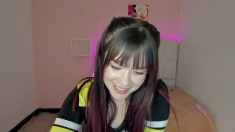 Snapshot of 18candy chatting on 12-16-24, 11:39 18candy online show from 12-16-24, 11:39