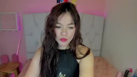 Snapshot of 18candy chatting on 02-19-25, 01:18 18candy online show from 02-19-25, 01:18