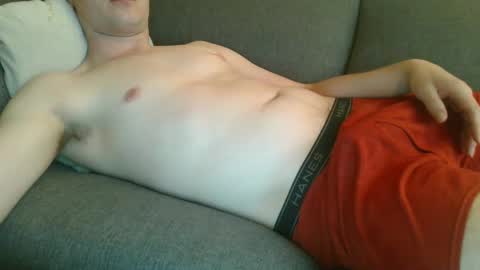 Snapshot of 18chillin chatting on 09-10-25, 11:16 18chillin online show from 09-10-25, 11:16