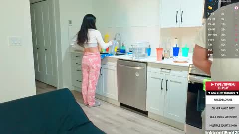 Tong  Ralph online show from 11-17-25, 01:00