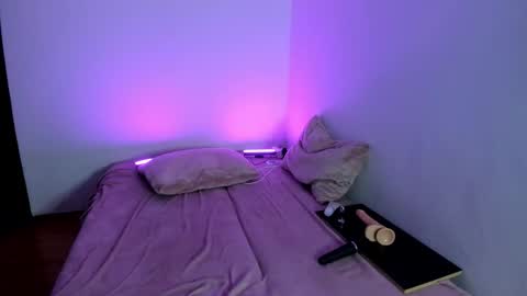 Carl the good girl online show from 11-24-25, 05:29