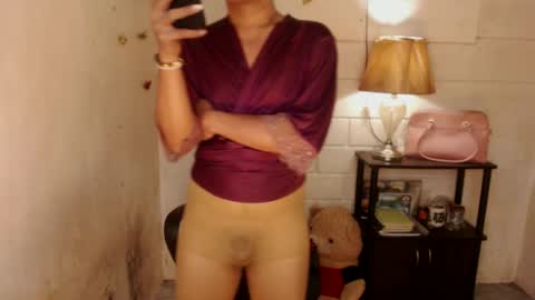 Snapshot of 1bigsurprise4you chatting on 12-01-24, 11:58 angel online show from 12-01-24, 11:58