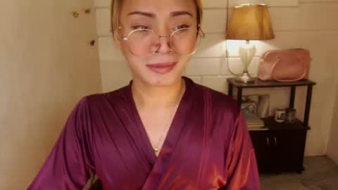 Snapshot of 1bigsurprise4you chatting on 12-14-24, 01:39 angel online show from 12-14-24, 01:39
