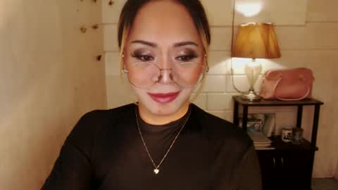 Snapshot of 1bigsurprise4you chatting on 12-17-24, 06:09 angel online show from 12-17-24, 06:09