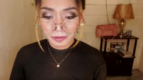 Snapshot of 1bigsurprise4you chatting on 01-26-25, 01:41 angel online show from 01-26-25, 01:41