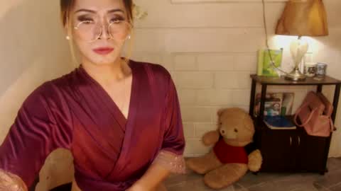 Snapshot of 1bigsurprise4you chatting on 02-22-25, 12:38 angel online show from 02-22-25, 12:38