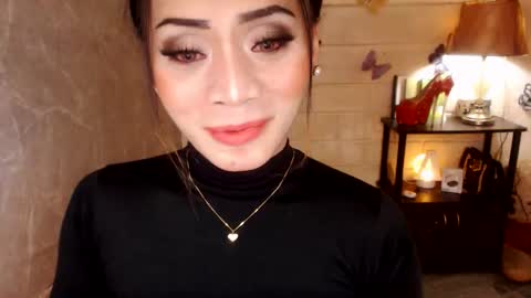 Snapshot of 1bigsurprise4you chatting on 10-01-25, 06:25 angel online show from 10-01-25, 06:25