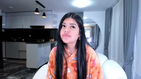 Snapshot of 1bonnie chatting on 03-04-25, 01:34 Hello soy bonnie online show from 03-04-25, 01:34