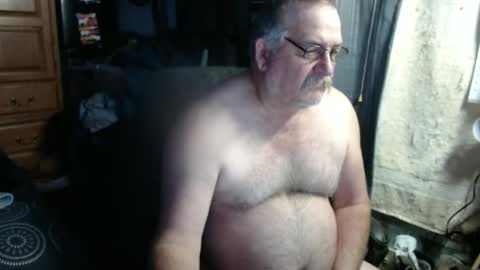 Snapshot of 1dusty60 chatting on 12-18-24, 04:31 1dusty60 online show from 12-18-24, 04:31