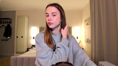 Lily 3 online show from 12-12-24, 05:59