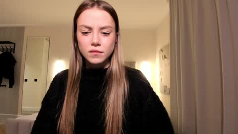 Lily 3 online show from 12-18-24, 10:13