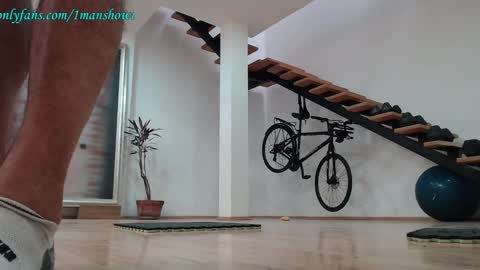 Snapshot of 1manshow11 chatting on 12-09-24, 09:05 1manshow11 online show from 12-09-24, 09:05