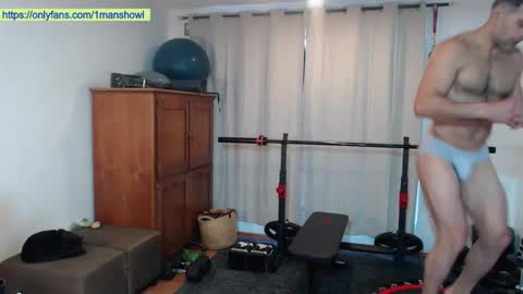 Snapshot of 1manshow11 chatting on 11-30-25, 09:52 1manshow11 online show from 11-30-25, 09:52