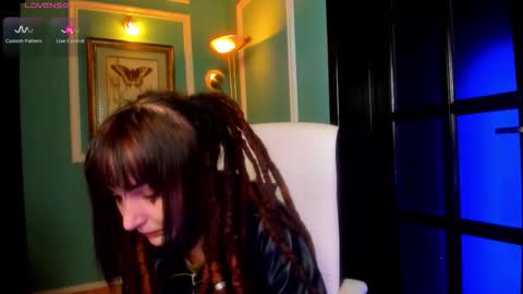 Moona  online show from 11-16-25, 03:39