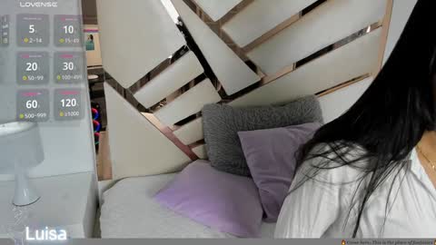 Snapshot of 1naughty_milf chatting on 01-08-25, 11:21 Luisa online show from 01-08-25, 11:21