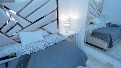 Snapshot of 1naughty_milf chatting on 01-14-25, 11:31 Luisa online show from 01-14-25, 11:31