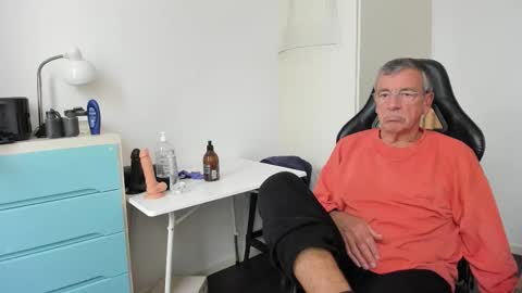 Henk online show from 10-09-25, 01:31