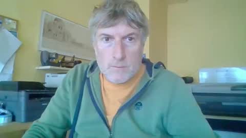 22esserre online show from 09-23-25, 02:53