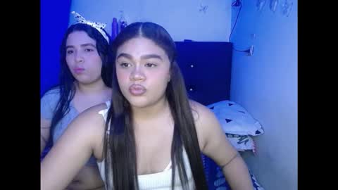 2moons_full_of_love online show from 11-08-25, 12:33